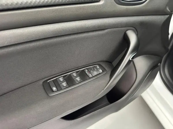 Renault Mégane Sport Tourer 1.5 dCi Limited EDC 29