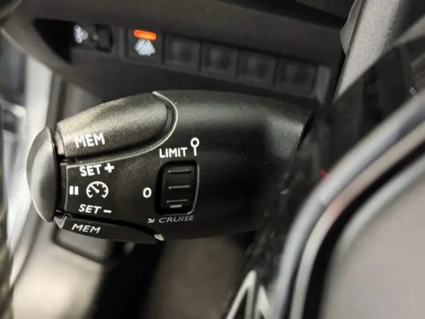 Peugeot 208 1.2 PureTech Active Pack 37