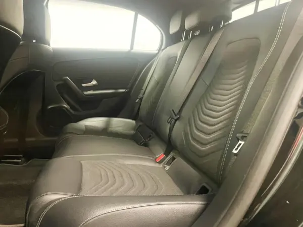 Mercedes-Benz A 180 d Style Plus Aut. 39