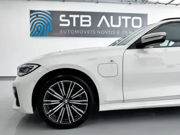 BMW 320 e Touring xDrive Auto Sport 4