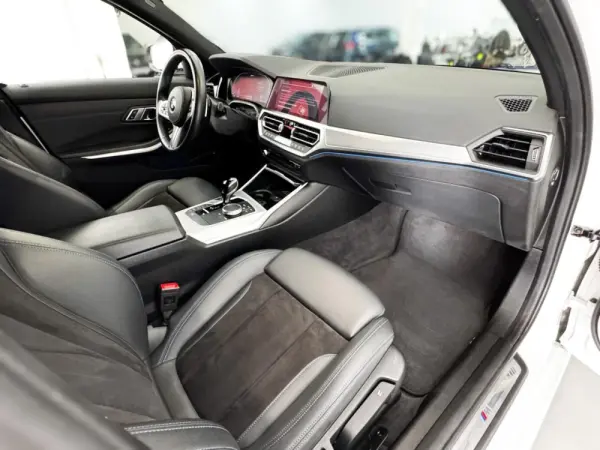 BMW 320 e Touring xDrive Auto Sport 6