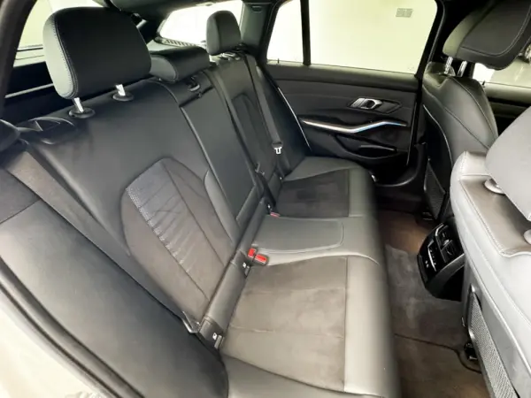 BMW 320 e Touring xDrive Auto Sport 12