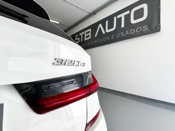 BMW 320 e Touring xDrive Auto Sport 22