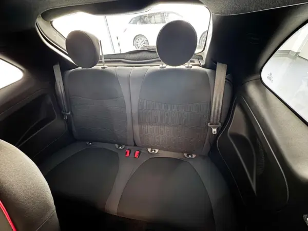 Fiat 500 1.0 Hybrid 10