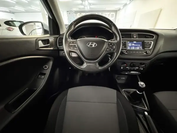 Hyundai i20 1.2 Style Plus 9