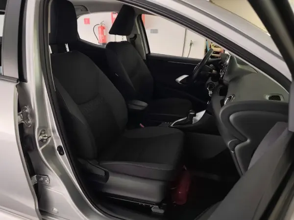 Toyota Yaris 1.5 HDF Comfort Plus 8
