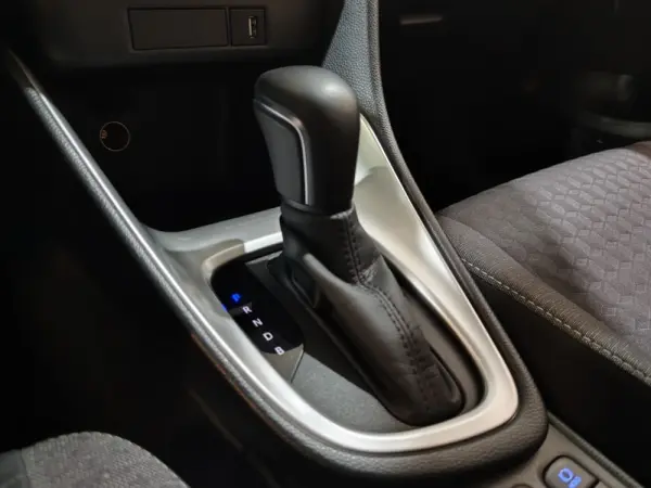 Toyota Yaris 1.5 HDF Comfort Plus 17