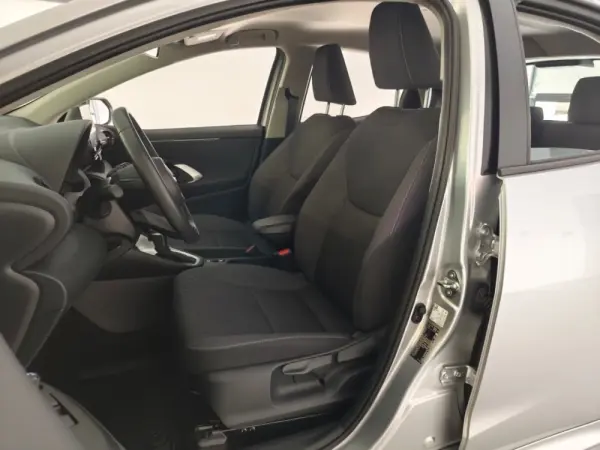 Toyota Yaris 1.5 HDF Comfort Plus 23