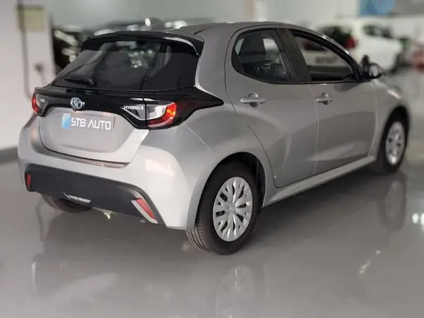 Toyota Yaris 1.5 HDF Comfort Plus 26