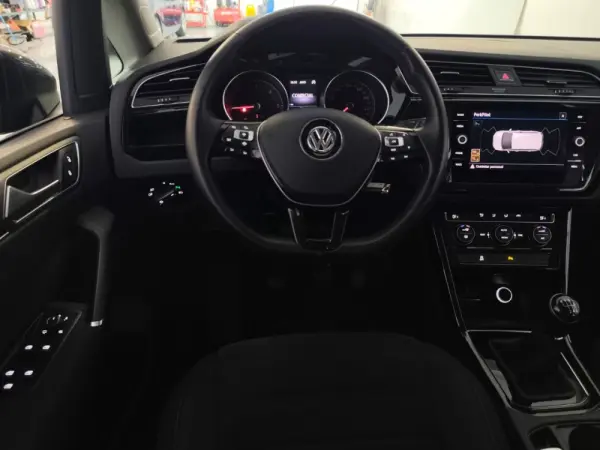 Volkswagen Touran 1.6 TDI Highline 9
