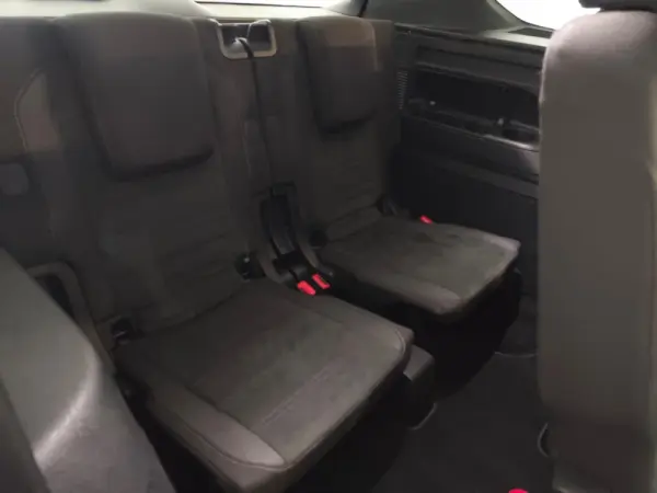 Volkswagen Touran 1.6 TDI Highline 12