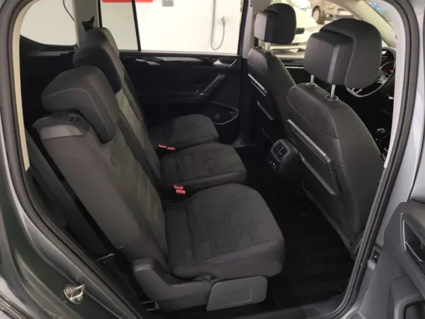 Volkswagen Touran 1.6 TDI Highline 13