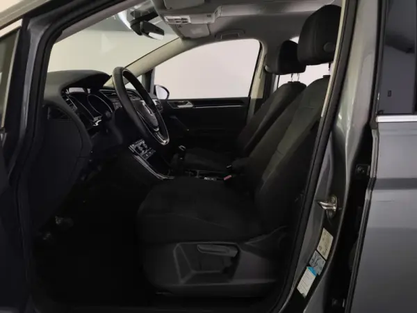 Volkswagen Touran 1.6 TDI Highline 16