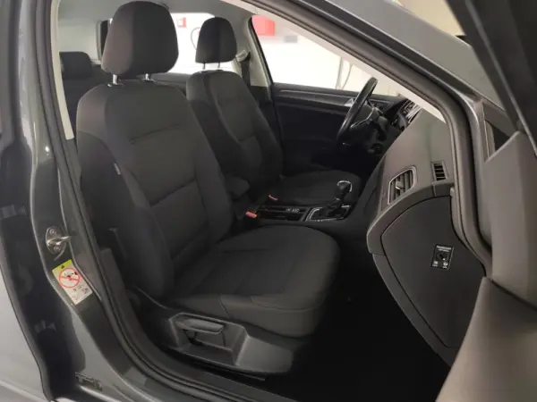 Volkswagen Golf 1.0 TSI Confortline DSG 6