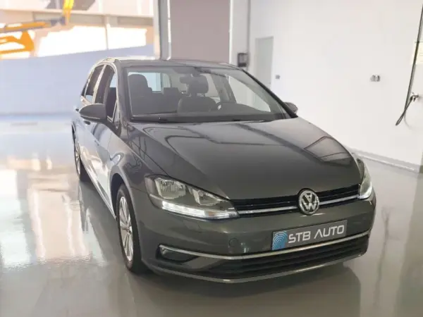 Volkswagen Golf 1.0 TSI Confortline DSG 18