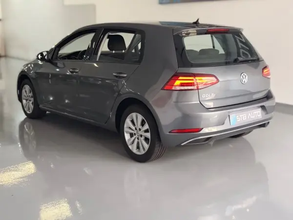 Volkswagen Golf 1.0 TSI Confortline DSG 20