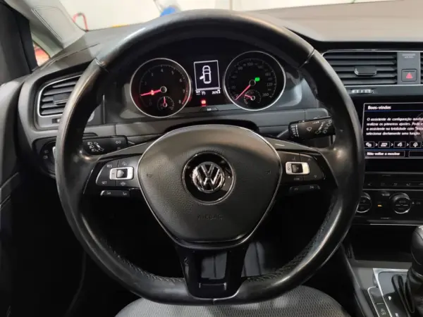 Volkswagen Golf 1.0 TSI Confortline DSG 25