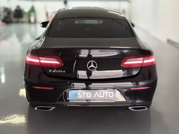 Mercedes-Benz E 220 4