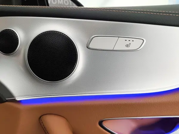 Mercedes-Benz E 220 11