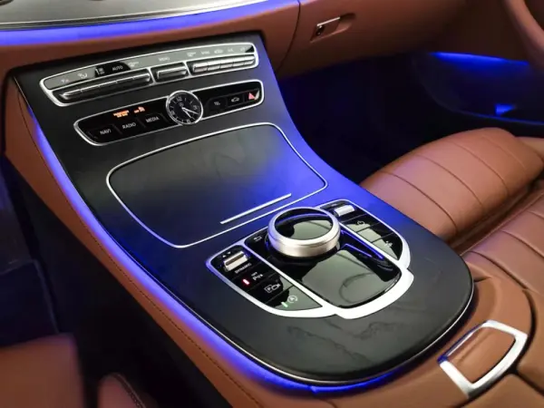 Mercedes-Benz E 220 13