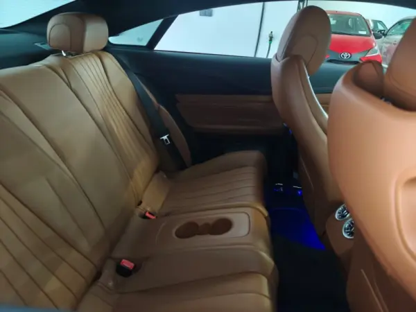 Mercedes-Benz E 220 16