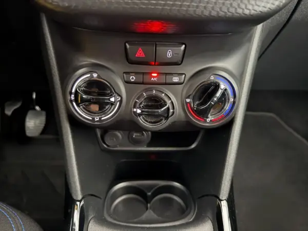 Peugeot 2008 1.2 PureTech Signature 23