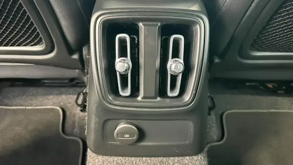 Volvo XC 40 1.5 T5 PHEV Inscription Expression 36