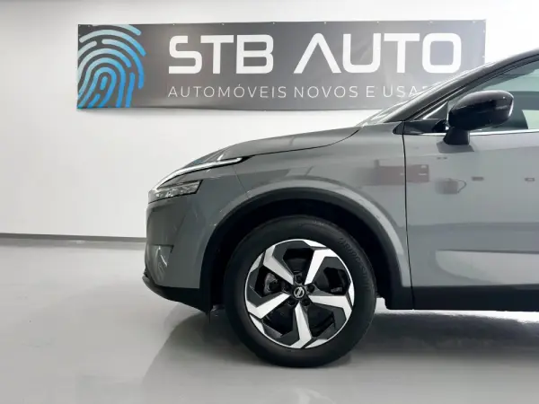 Nissan Qashqai 1.3 DIG-T MHEV Premiere Edition 13
