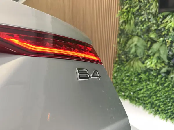 Volvo V60 B4 D Geartronic Momentum Pro 41