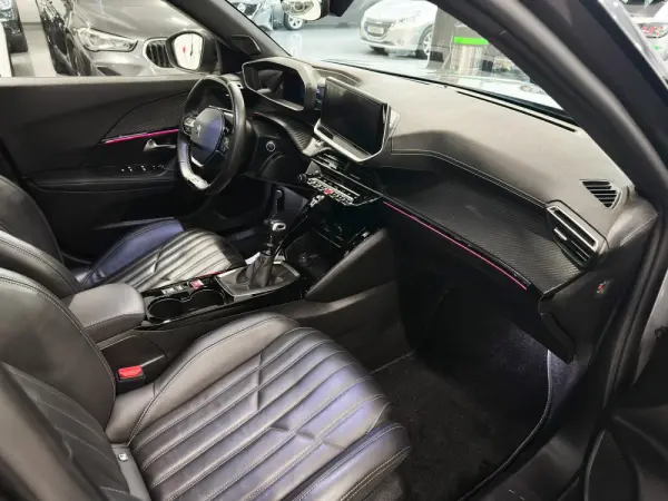 Peugeot 2008 1.2 PureTech GT Line 10