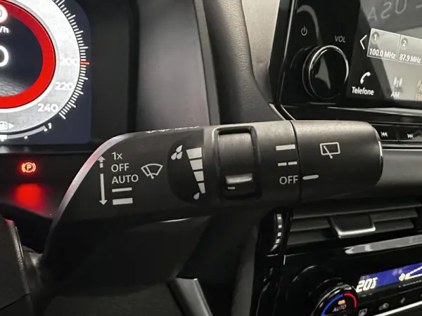 Nissan Qashqai 1.3 DIG-T MHEV Premiere Edition 26