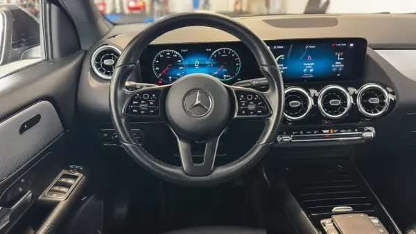 Mercedes-Benz GLA 250 e Progressive 18