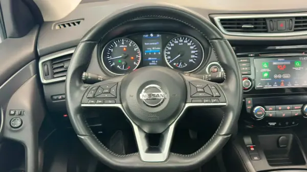 Nissan Qashqai 1.3 DIG-T N-Connecta J18 8