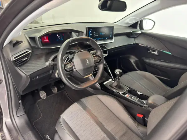 Peugeot 208 1.2 PureTech Allure Pack 7