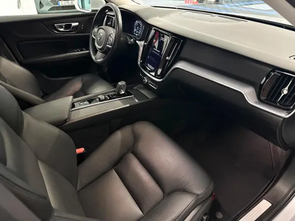 Volvo V60 B4 D Geartronic Momentum Pro 14
