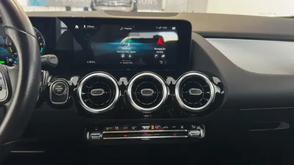 Mercedes-Benz GLA 250 e Progressive 38