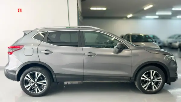Nissan Qashqai 1.3 DIG-T N-Connecta J18 4