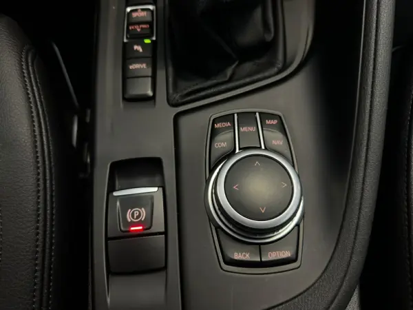 BMW X1 25 e xDrive 38