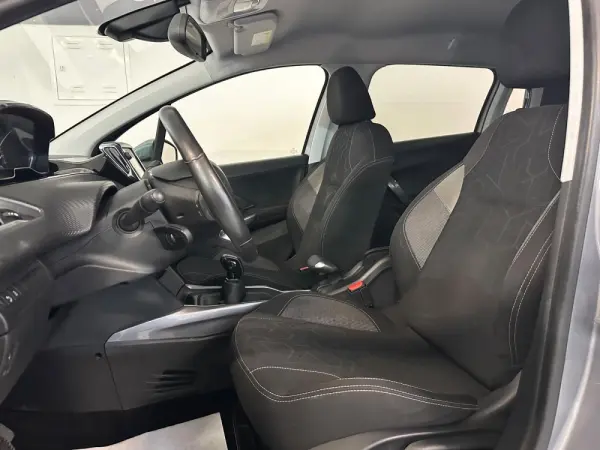 Peugeot 2008 1.2 PureTech Style 4