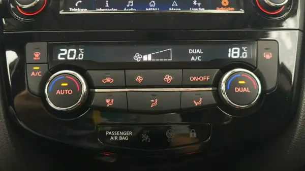 Nissan Qashqai 1.3 DIG-T N-Connecta J18 22