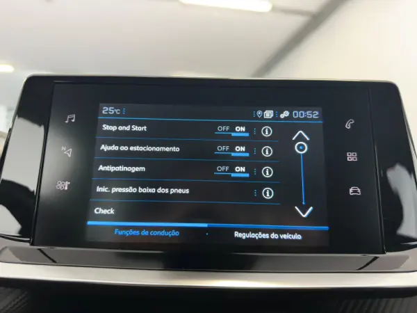Peugeot 2008 PureTech 130 Stop&Start Allure 32