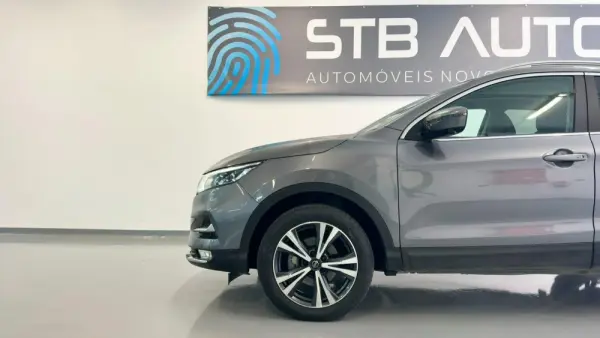 Nissan Qashqai 1.3 DIG-T N-Connecta J18 30