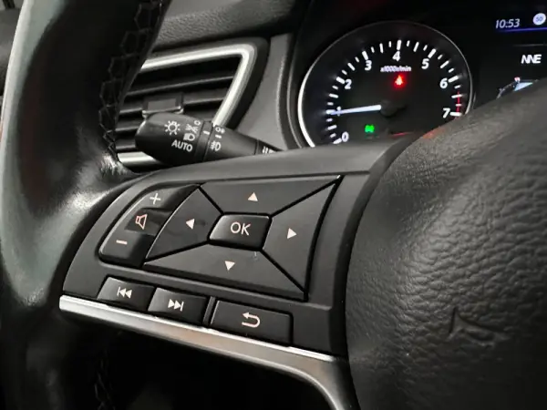 Nissan Qashqai 1.3 DIG-T N-Connecta DCT 25