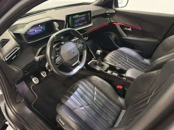 Peugeot 2008 1.2 PureTech GT Line 8
