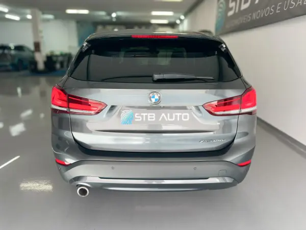 BMW X1 25 e xDrive 8