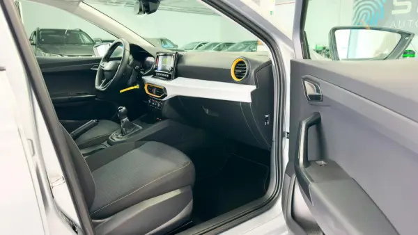 SEAT Ibiza 1.0 TSI STYLE 9