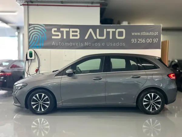 Mercedes-Benz B 180 2