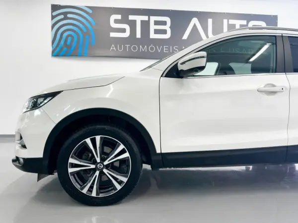 Nissan Qashqai 1.3 DIG-T N-Connecta DCT 41