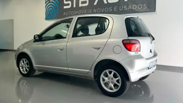 Toyota Yaris 1.0 Sol 28