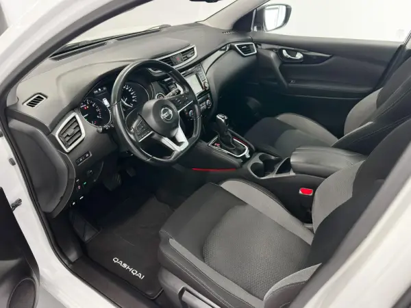 Nissan Qashqai 1.3 DIG-T N-Connecta DCT 23